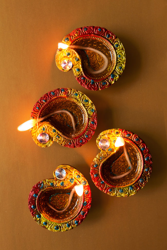 Diyas